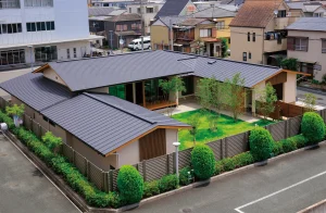 中庭のあるおおらかな平屋