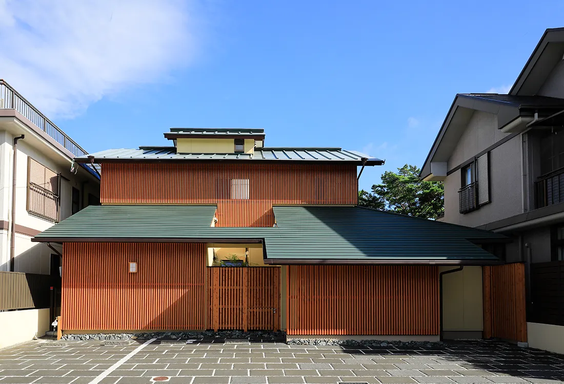 黄鶯睍睆（うぐいすなく）家