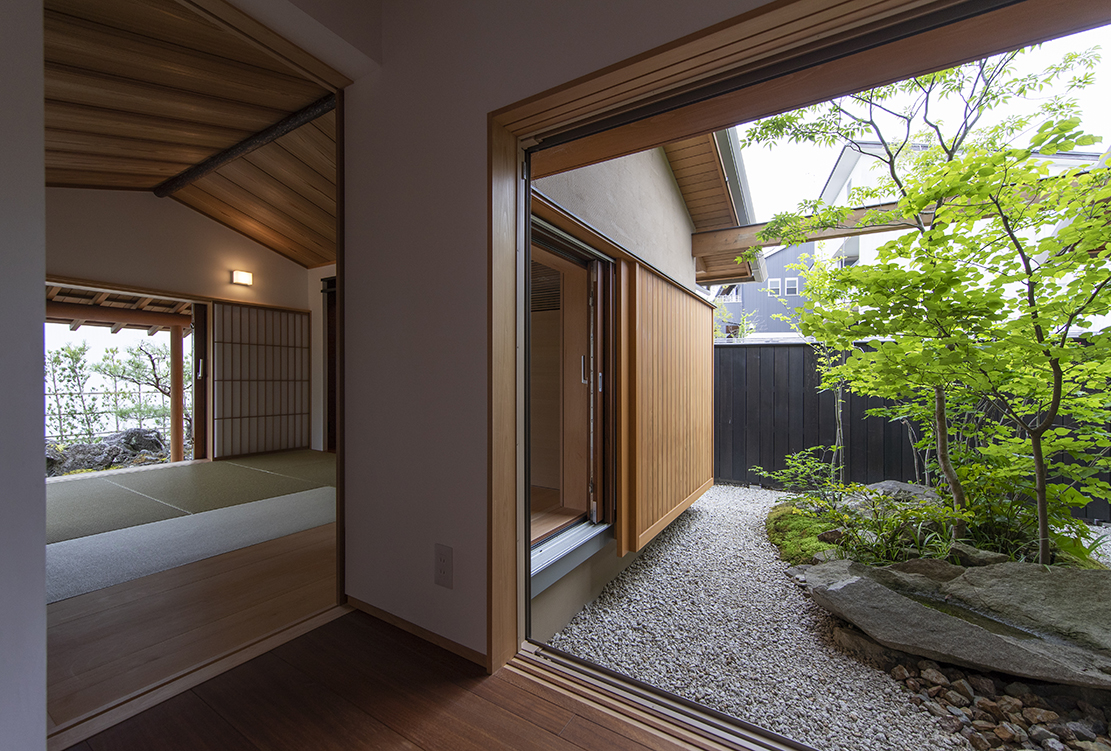 山嶺露の家